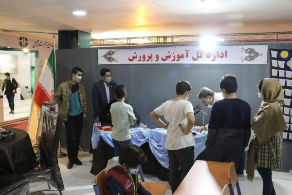 حضور فعال دانشگاه فرهنگیان یزد در نمایشگاه فن بازار استان 7
