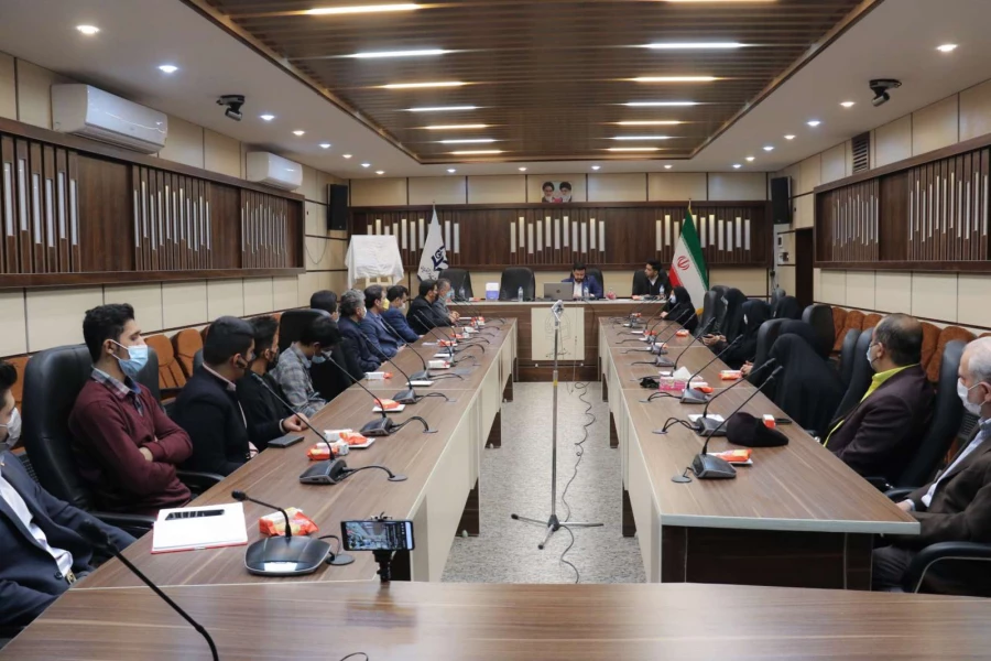 رونمایی از کتاب متون تخصصی انگلیسی در دوره آموزش ابتدایی 5