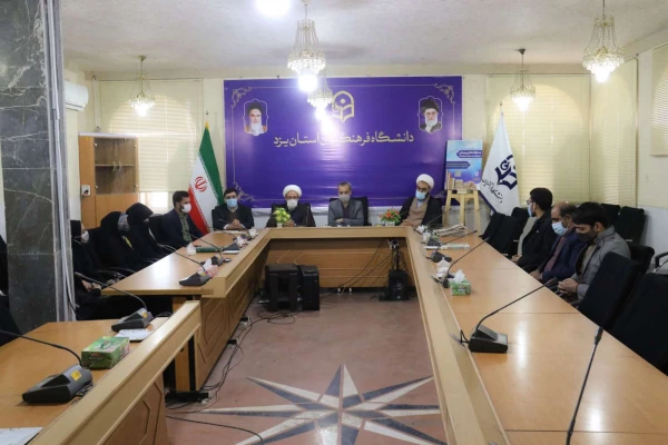 تقدیر از برگزیدگان مسابقه دانش و بینش 4