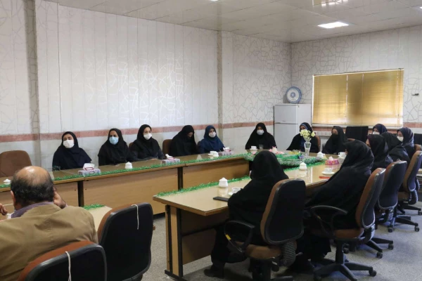 تقدیر از کارکنان زن پردیس حضرت فاطمه الزهراء(س) یزد 5