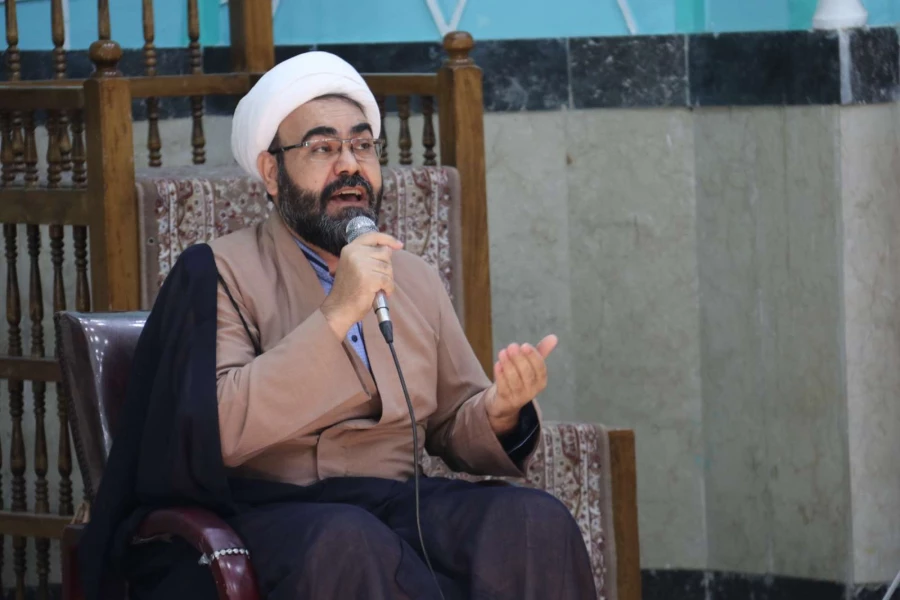 میزان ارزش و شخصیت هرکسی در گفتار، رفتار و دلبستگی های او نمایان است. 3