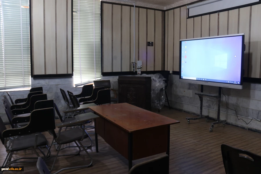 تجهیز کلاس های پردیس های استان به سیستم تدریس هوشمند 4