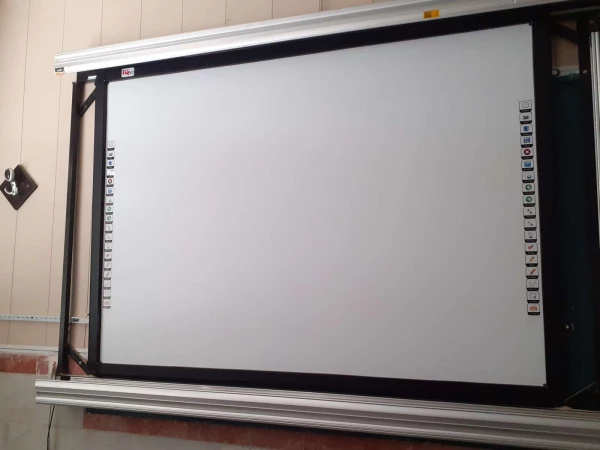 تجهیز کلاس های پردیس های استان به سیستم تدریس هوشمند 4