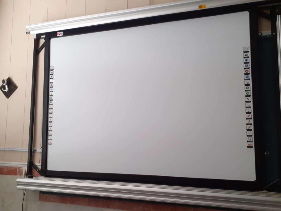 تجهیز کلاس های پردیس های استان به سیستم تدریس هوشمند 4