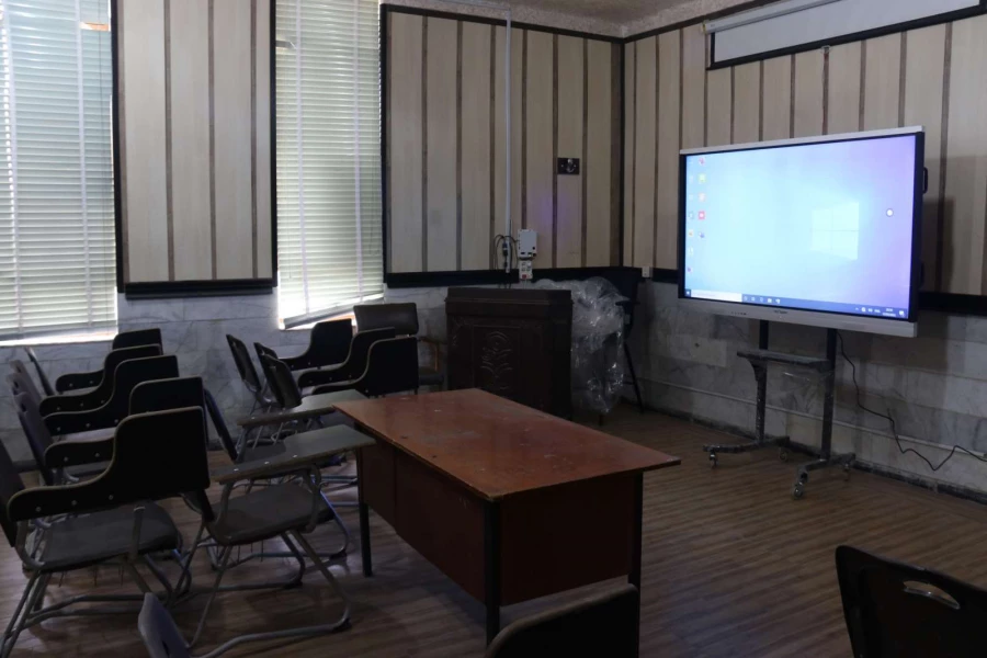 تجهیز کلاس های پردیس های استان به سیستم تدریس هوشمند 5