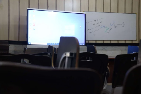 تجهیز کلاس های پردیس های استان به سیستم تدریس هوشمند 6