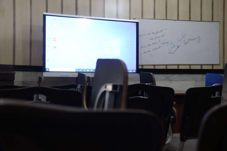 تجهیز کلاس های پردیس های استان به سیستم تدریس هوشمند 6