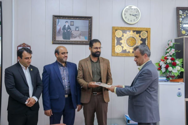 تجلیل از مسئول روابط عمومی دانشگاه فرهنگیان یزد
 3