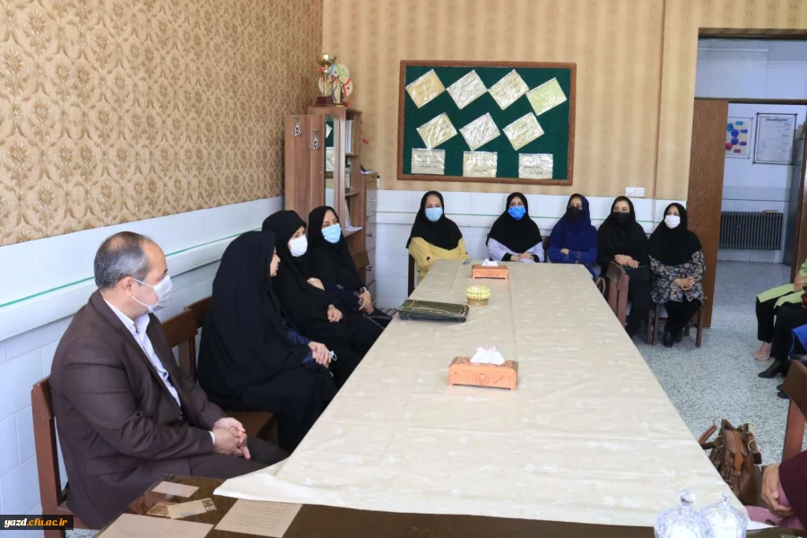 بازدید مسئولان دانشگاه فرهنگیان یزد از مدارس مجری طرح کارورزی 4