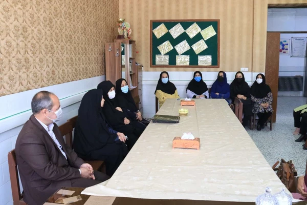 بازدید مسئولان دانشگاه فرهنگیان یزد از مدارس مجری طرح کارورزی 7