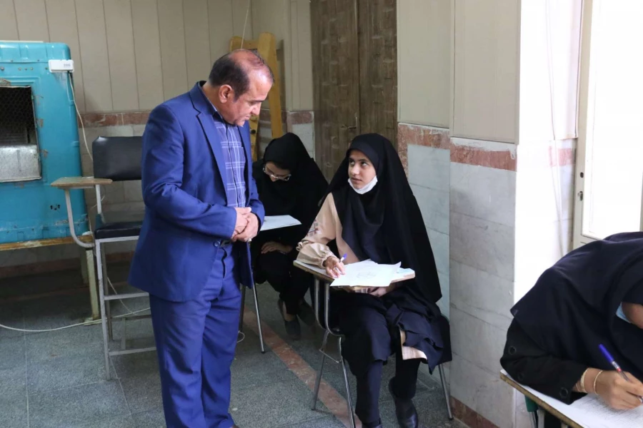 سرپرست دانشگاه فرهنگیان یزد از روند برگزاری امتحانات پردیس های استان بازدید کرد 3