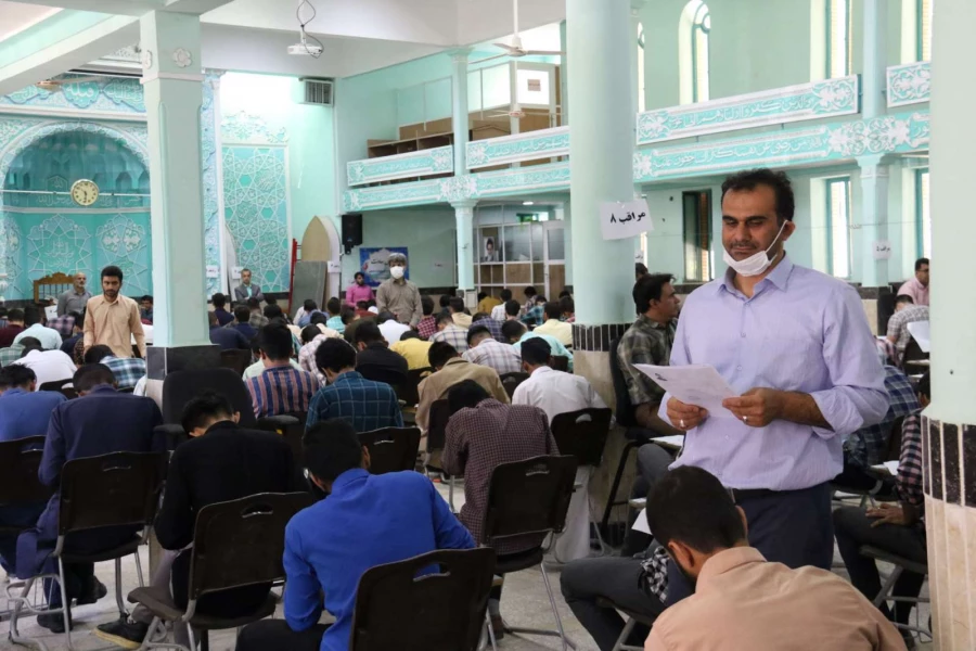 سرپرست دانشگاه فرهنگیان یزد از روند برگزاری امتحانات پردیس های استان بازدید کرد 4