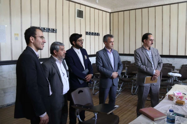 بازدید مدیر کل آموزش و پرورش استان یزد از روند مصاحبه پذیرفته شدگان آزمون استخدامی سال 1401
 3