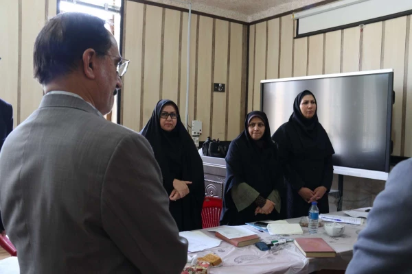 بازدید مدیر کل آموزش و پرورش استان یزد از روند مصاحبه پذیرفته شدگان آزمون استخدامی سال 1401
 4