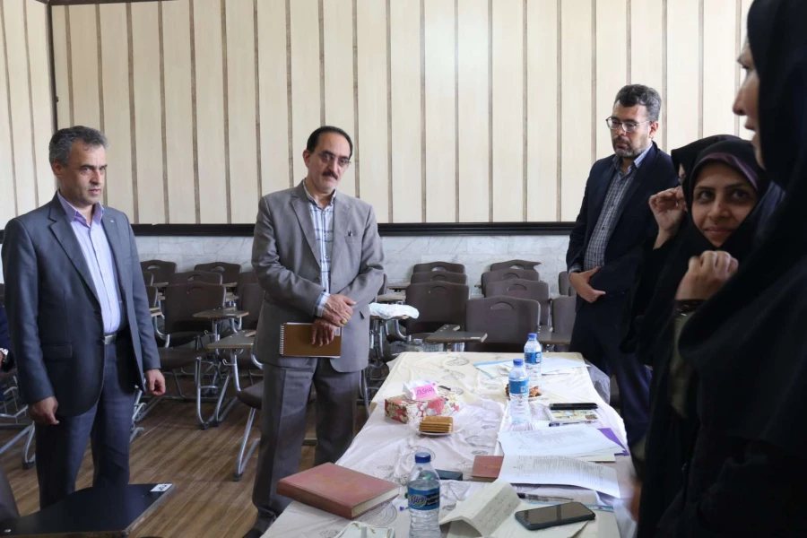 بازدید مدیر کل آموزش و پرورش استان یزد از روند مصاحبه پذیرفته شدگان آزمون استخدامی سال 1401
 5