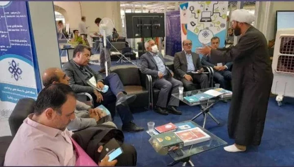 مدیر دانشگاه فرهنگیان یزد در نمایشگاه هم افزایی مدیریت ایران 1401 حضور یافت. 3