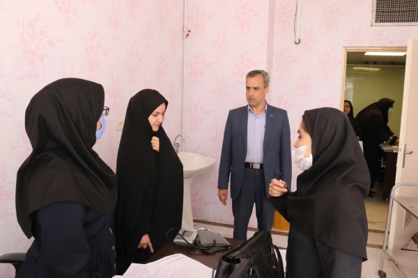 مدیر امور پردیس های استان یزد از روند برگزاری مصاحبه داوطلبان ورود به دانشگاه فرهنگیان بازدید کرد 4