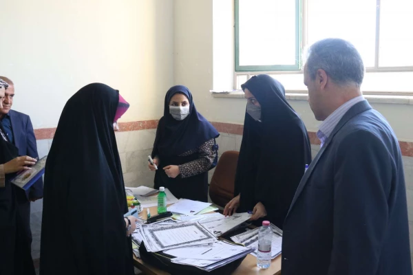مدیر امور پردیس های استان یزد از روند برگزاری مصاحبه داوطلبان ورود به دانشگاه فرهنگیان بازدید کرد 5