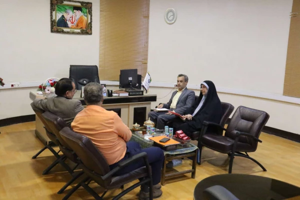 دیدار مسؤولان دانشگاه فرهنگیان یزد با مدیر کل آموزش و پرورش استان 4
