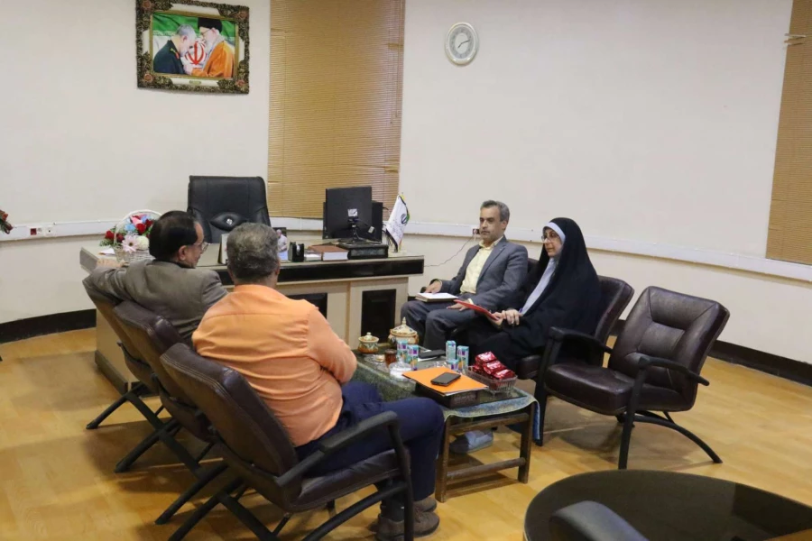 دیدار مسؤولان دانشگاه فرهنگیان یزد با مدیر کل آموزش و پرورش استان 4