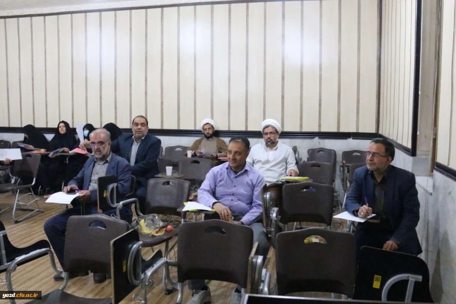 جلسه هم اندیشی استادان پردیس های استان 14