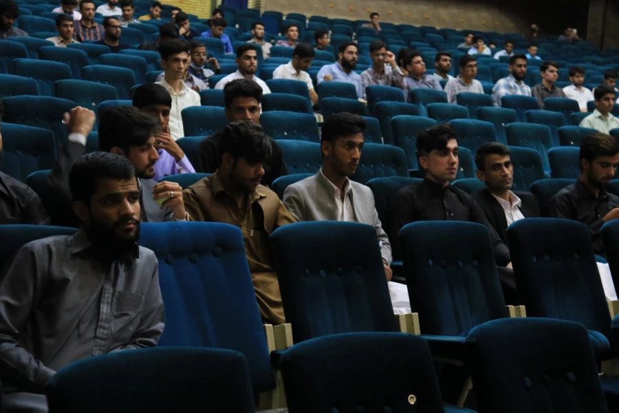 اتحاد مسلمین داروی شفابخش و موجب عزت آنان در دنیا و آخرت است. 8