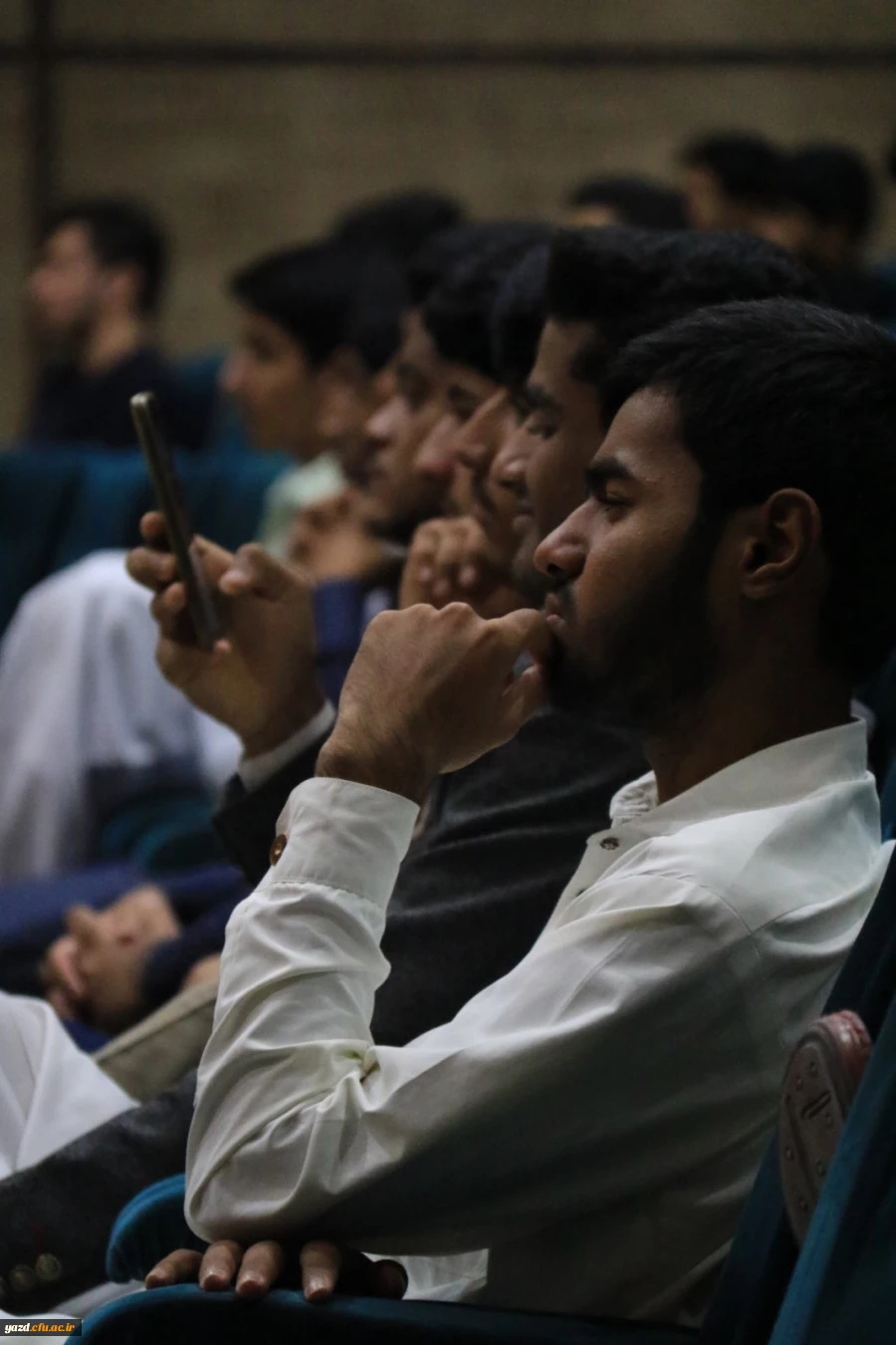 اتحاد مسلمین داروی شفابخش و موجب عزت آنان در دنیا و آخرت است. 11