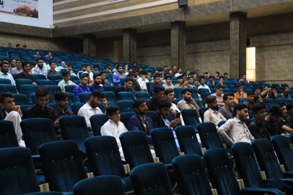 اتحاد مسلمین داروی شفابخش و موجب عزت آنان در دنیا و آخرت است. 12