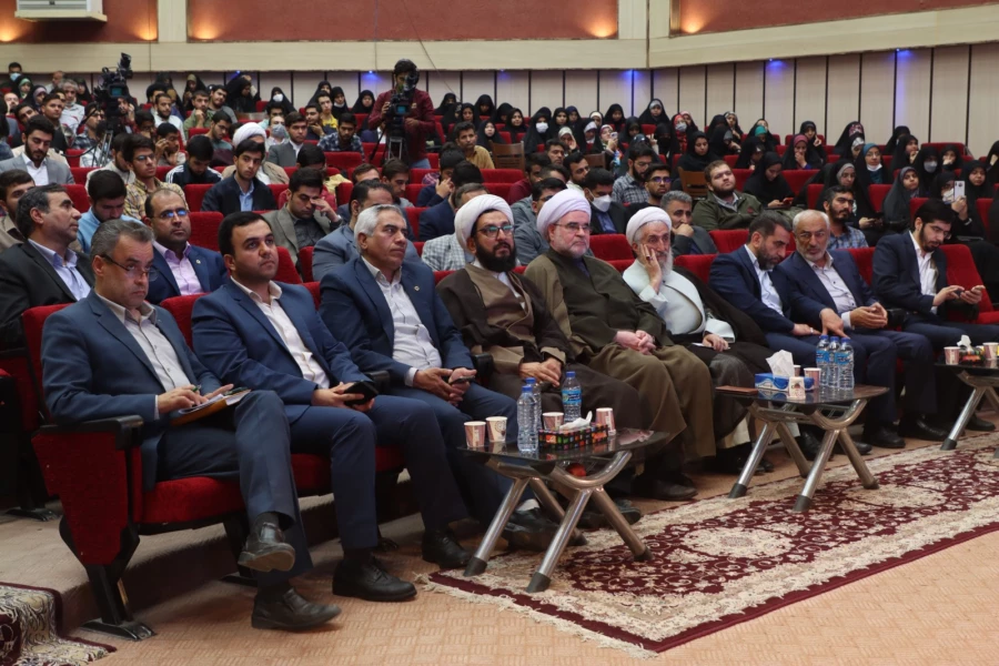 دشمنان از فرهنگ و تمدن ایران اسلامی ترس دارند
 6