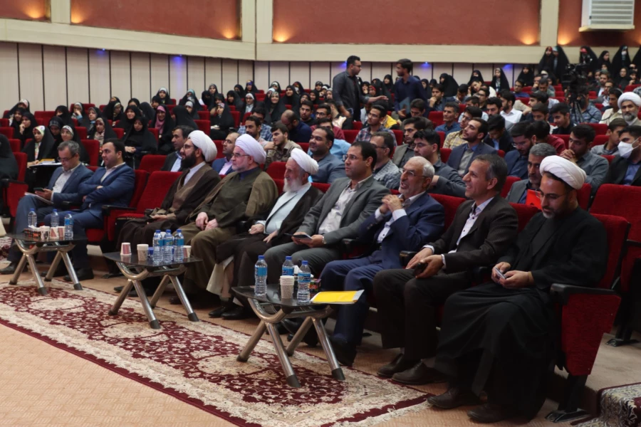 دشمنان از فرهنگ و تمدن ایران اسلامی ترس دارند
 8