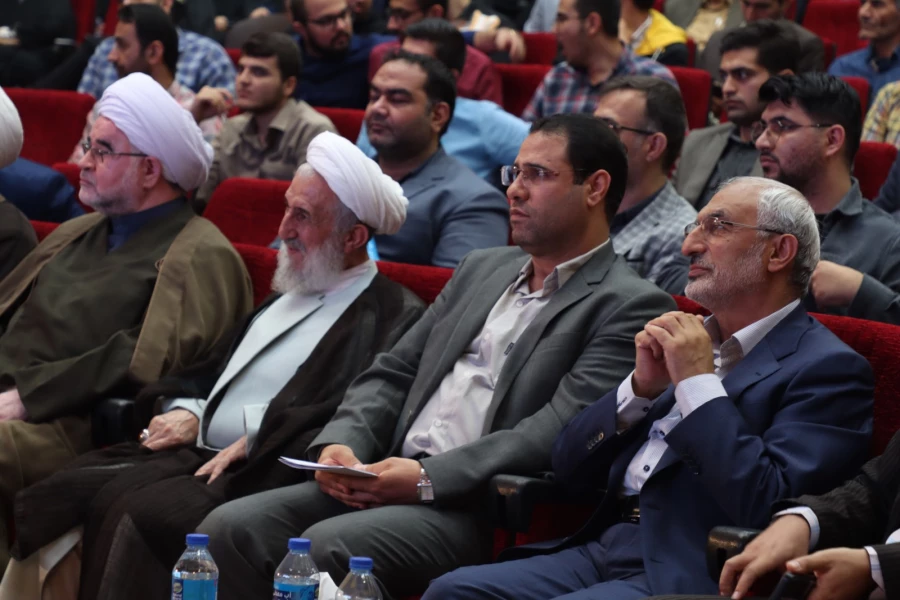 دشمنان از فرهنگ و تمدن ایران اسلامی ترس دارند
 9