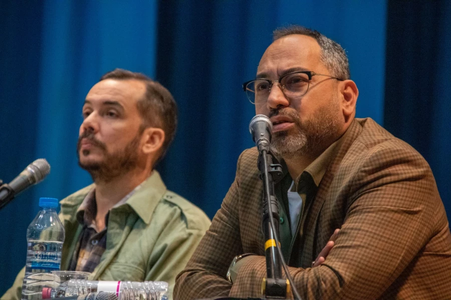 همایش قدرت رو به افول 
 7