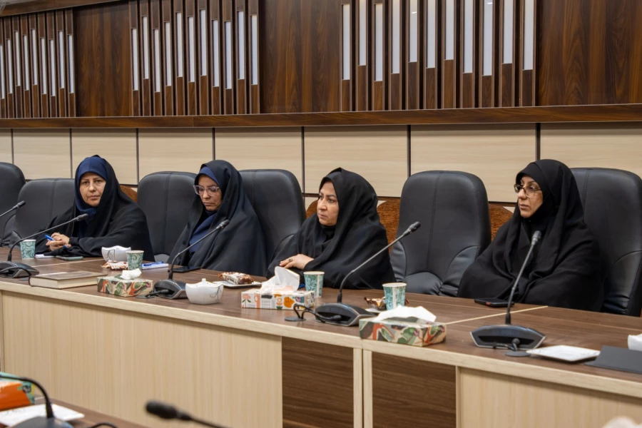 نشست مشاور وزیر آموزش و پرورش با اعضای هیات علمی و کارمندان دانشگاه 6