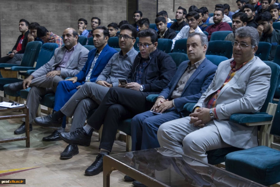 نشست توجیهی دانشجو معلمان دانشگاه فرهنگیان یزد با حضور مسئولان دانشگاه  6