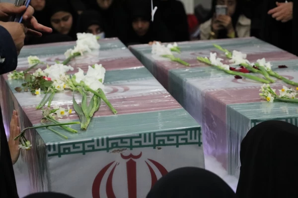 تشییع ۳ شهید گمنام در پردیس های دانشگاه فرهنگیان یزد
 8