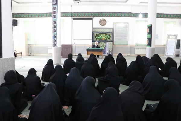 وظیفه معلمان تربیت انسان حق جو و بصیر است  4