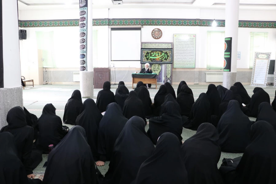 وظیفه معلمان تربیت انسان حق جو و بصیر است  4