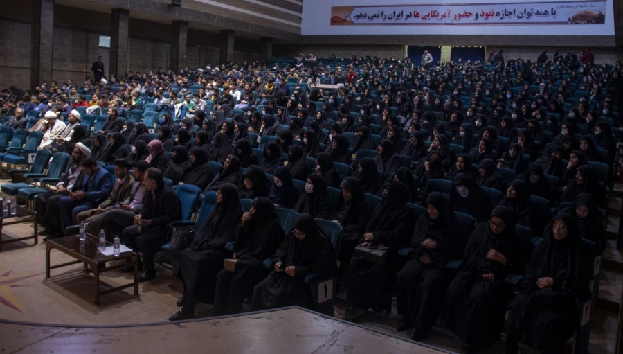 معلمی شغل نیست بلکه عبادت است
 3