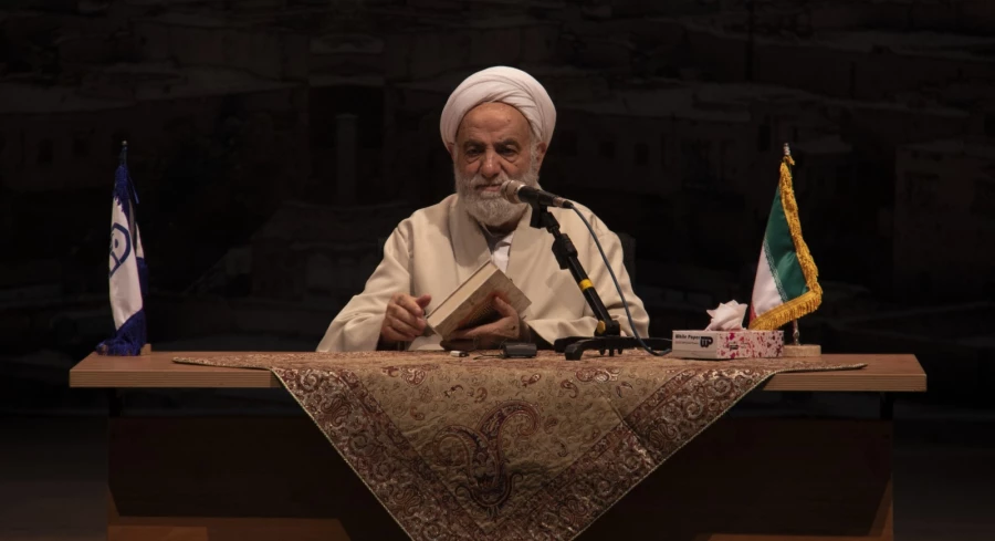 معلمی شغل نیست بلکه عبادت است
 5