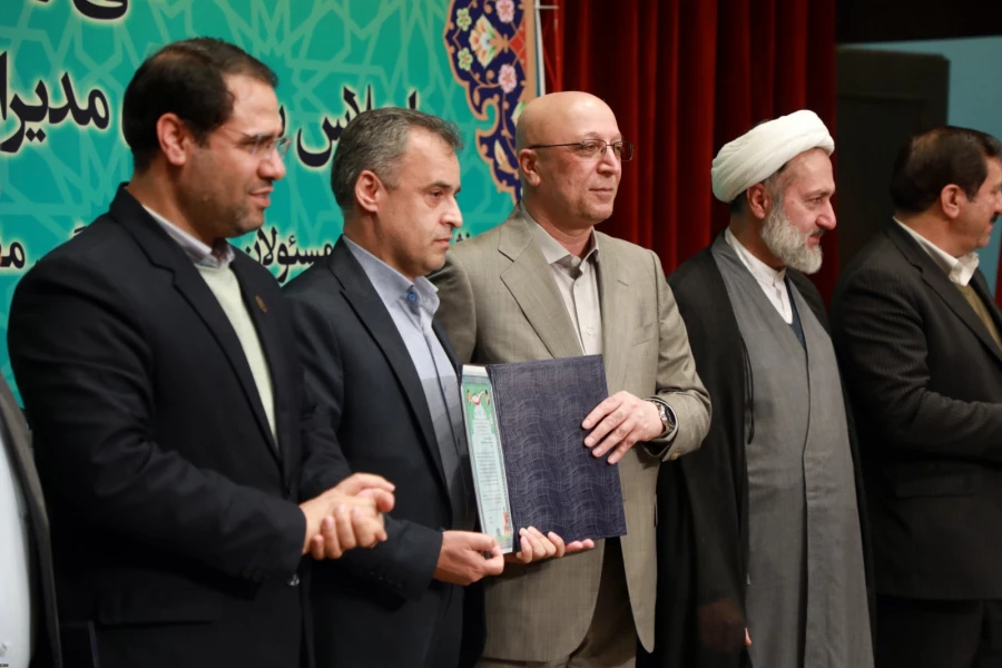 برگزیدگان رهنامه 40 ماده ای دانشگاه فرهنگیان معرفی شدند
 2