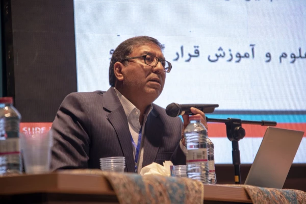 رمز موفقیت آموزش و پرورش تکیه بر آموزش علوم تجربی است  3