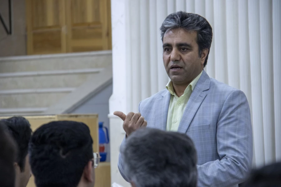 جلسه پرسش و پاسخ و تقدیر  4