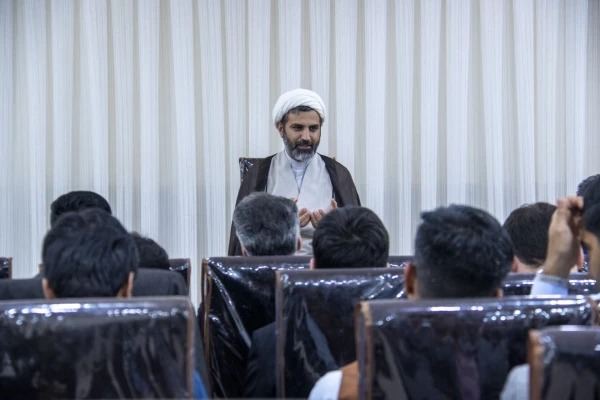 جلسه پرسش و پاسخ و تقدیر  8