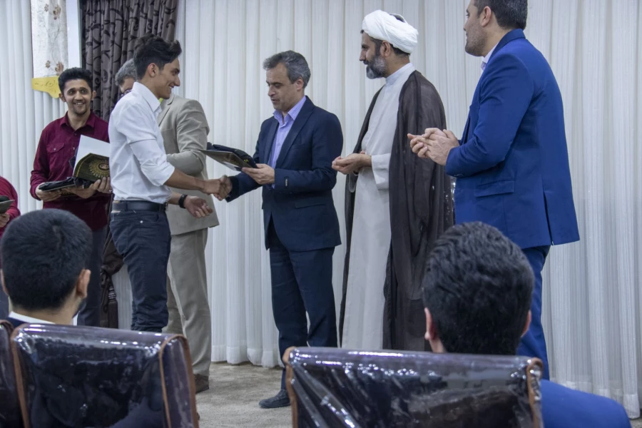 جلسه پرسش و پاسخ و تقدیر  10