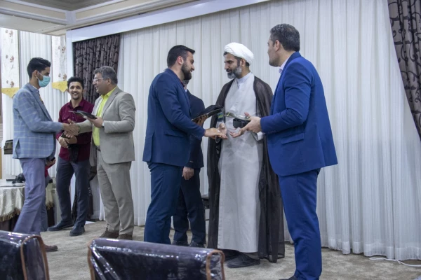 جلسه پرسش و پاسخ و تقدیر  11