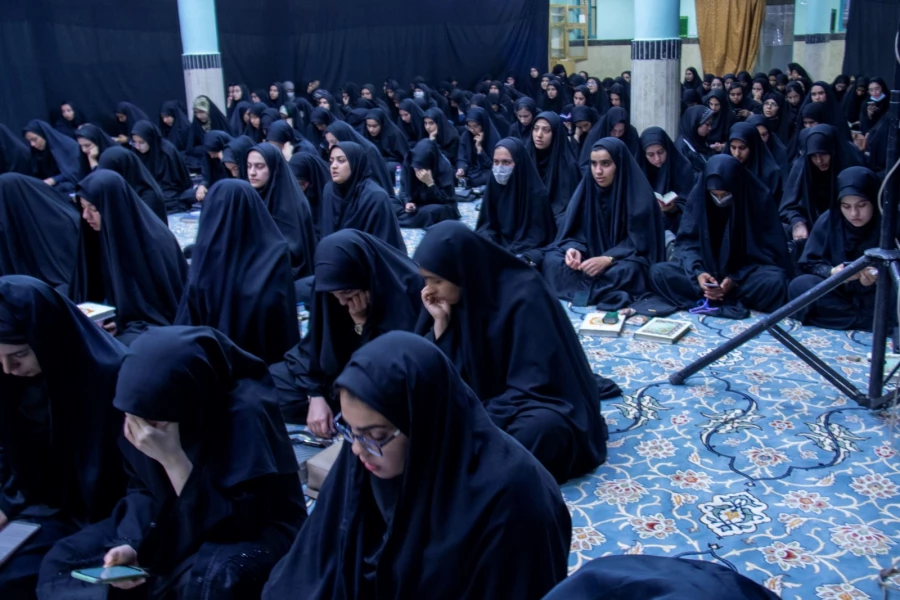 مراسم احیای شب قدر در نمازخانه پردیس شهیدان پاک نژاد دانشگاه فرهنگیان یزد 5