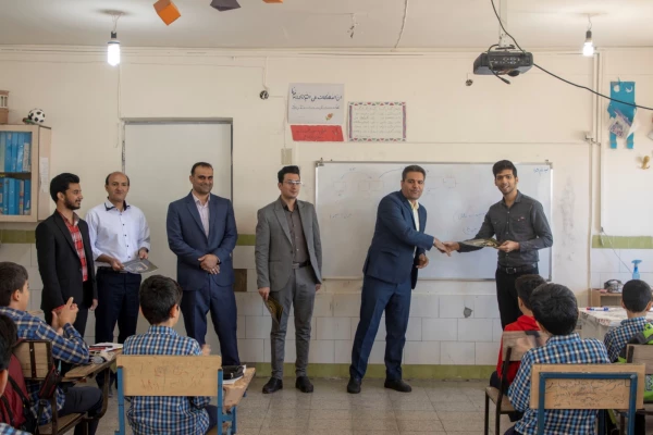 بازدید مسئولان دانشگاه فرهنگیان یزد از مدارس مجری طرح کارورزی 7