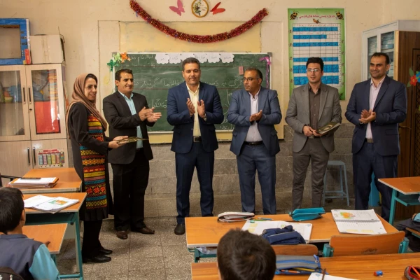 بازدید مسئولان دانشگاه فرهنگیان یزد از مدارس مجری طرح کارورزی 9