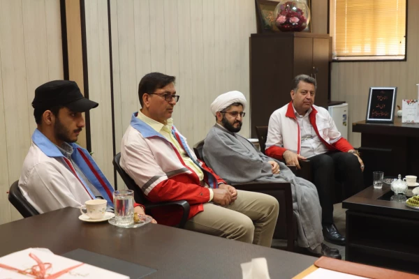 دیدار مدیر امور پردیس های دانشگاه فرهنگیان یزد با مدیرعامل جمعیت هلال احمر استان  6