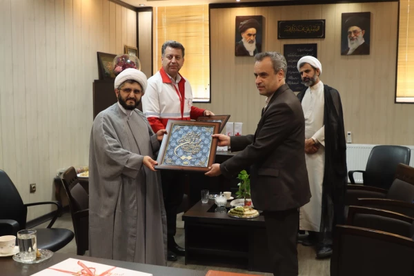 دیدار مدیر امور پردیس های دانشگاه فرهنگیان یزد با مدیرعامل جمعیت هلال احمر استان  10